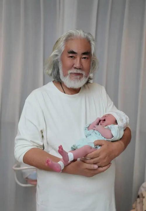 新澳门彩最快开奖记录和张纪中回应前妻喊话与张纪中回应前妻喊话视频